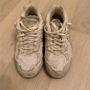 New Balance Cream Sneakers “sea foam effect”